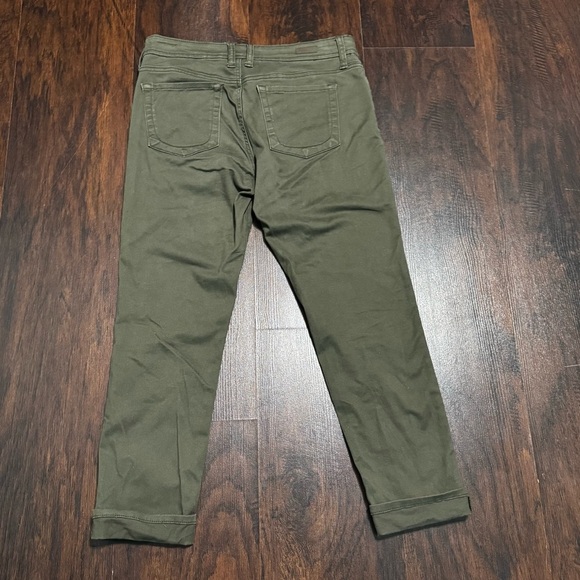 Kut From Cloth Catherine Slim Boyfriend Crop Capri Pants Army Green Size 4 EUC - Picture 11 of 12